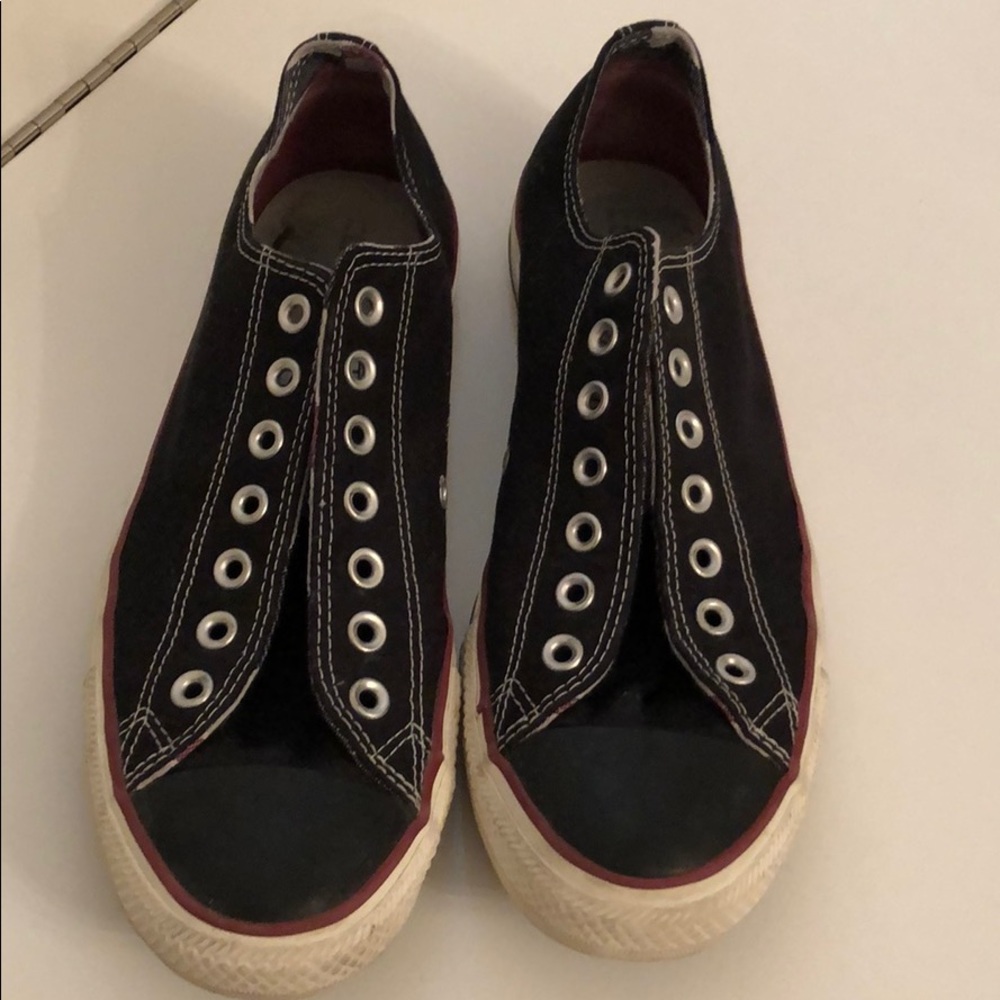 Converse shoes no laces
